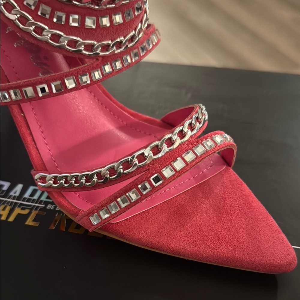 Cape Robbin ❣️ Clarysalyn Chain Trim Gem Brooch High Heels - Hot Pink  Sz 6.5 - Picture 7 of 16